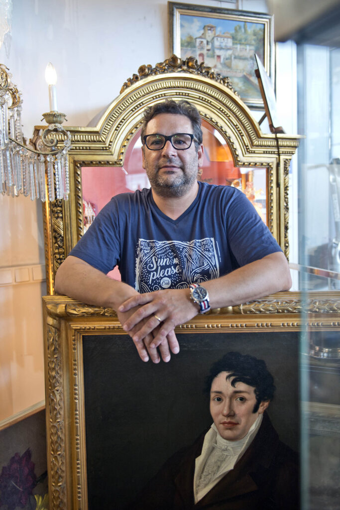 Antiguitats, il·luminació i decoració